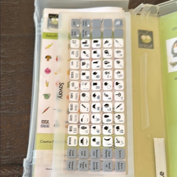 Cricut Lite Savory Cartridge - Picture 4 of 4